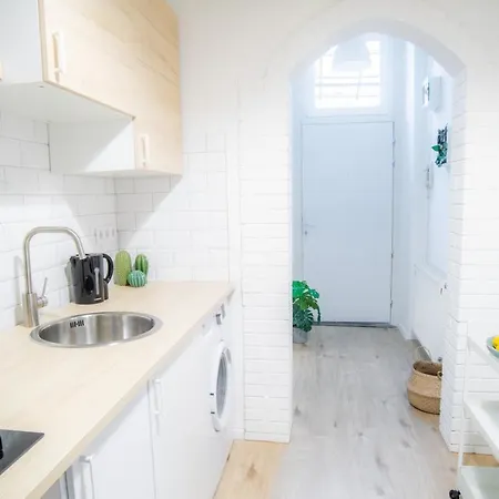 Lägenhet In Super Location M9 *